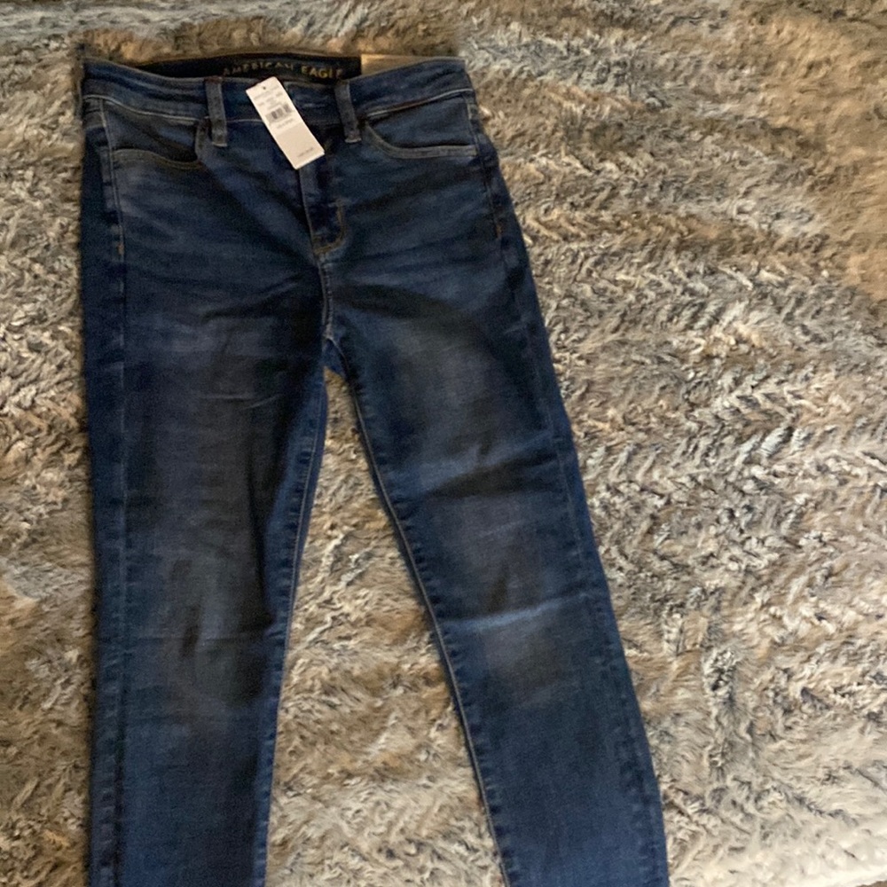 American eagle hi- rise leggings( 27 waist ) size 4 . Never worn new with tags .